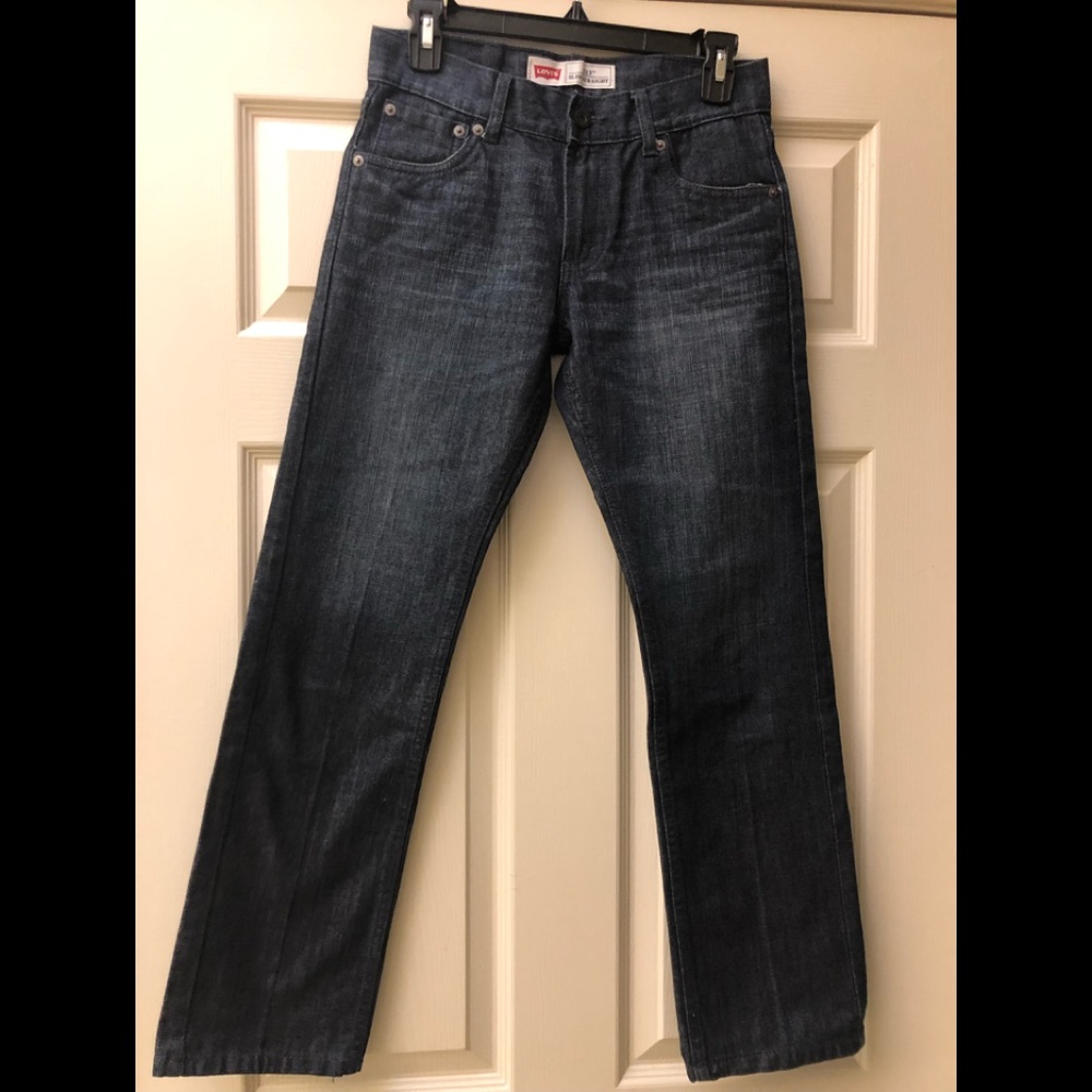 🌟Nearly New Slim Straight 513 Levi Jeans w/Free Shirt
